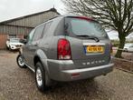 SsangYong Rexton RX 290 HR | Automaat + 4x4 + Grijs kenteken, Auto's, Automaat, Gebruikt, Beige, Origineel Nederlands