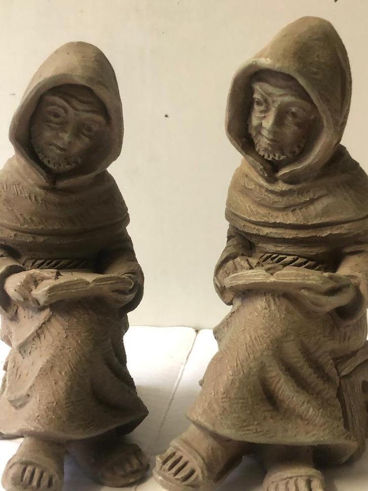 Twee oude boekensteunen van lezende monniken op bankjes., Antiek en Kunst, Antiek | Woonaccessoires, Ophalen of Verzenden