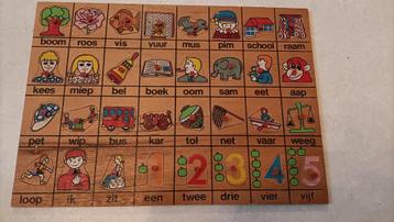 Puzzel van hout beschikbaar voor biedingen