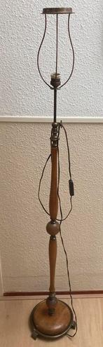 Vintage lampenstandaard, Huis en Inrichting, Lampen | Vloerlampen, Ophalen, Hout, 150 tot 200 cm