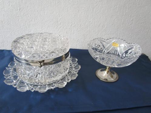 2 kristallen bonbonschaaltjes, waarvan 1 met onderbord, Huis en Inrichting, Woonaccessoires | Schalen en Manden, Gebruikt, Schaal