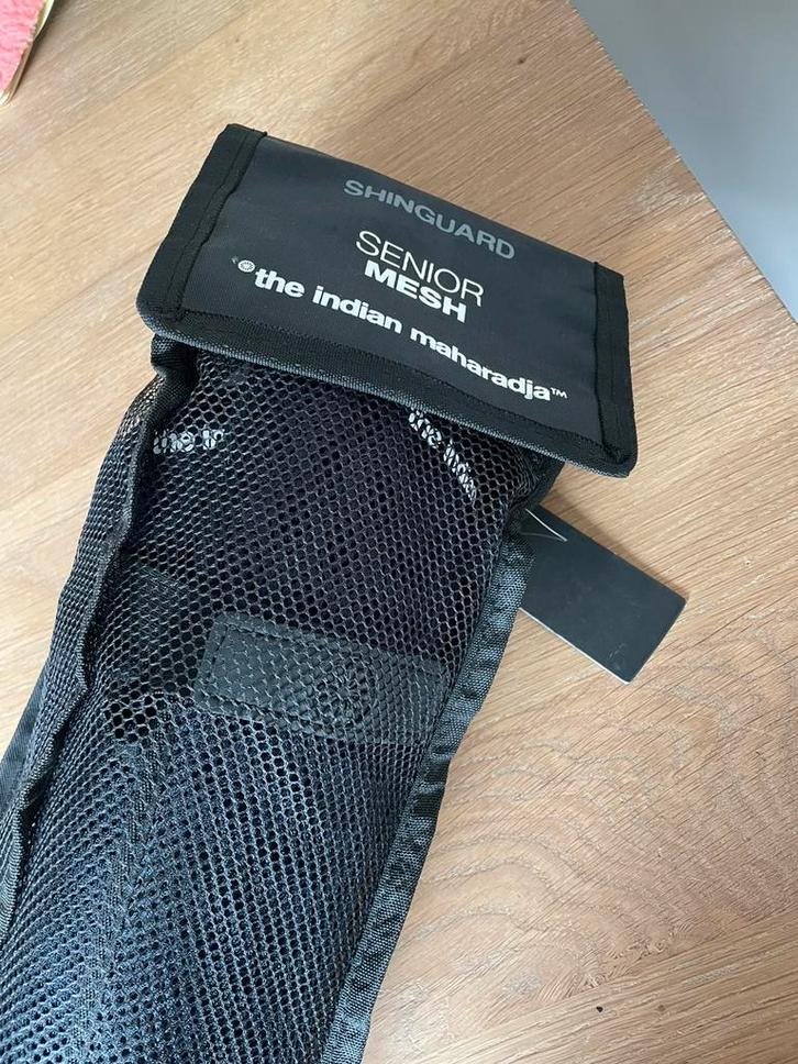 Scheenbeschermers hockey maat M- als nieuw, Sport en Fitness, Hockey, Zo goed als nieuw, Kleding, Ophalen of Verzenden