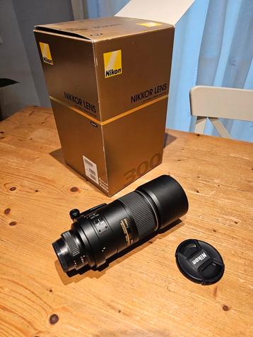 Nikon AF-S NIKKOR 300mm f/4D ED-IF beschikbaar voor biedingen