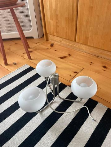 Plafondlamp beschikbaar voor biedingen