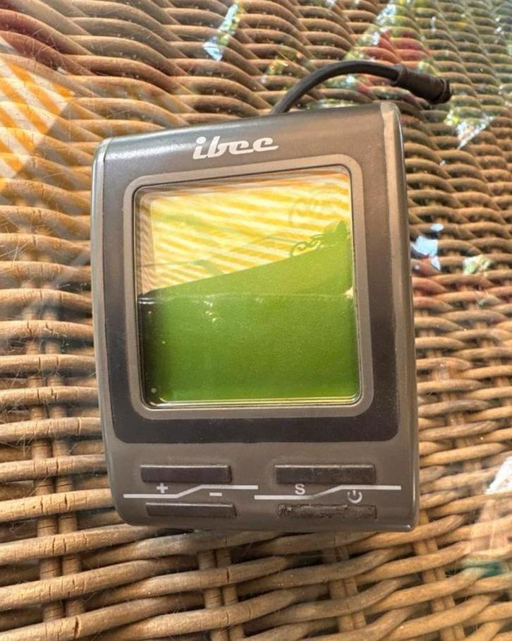 Ibee Fietscomputer display bikkel 2 stuks, Fietsen en Brommers, Fietsonderdelen, Gebruikt, Algemeen, Overige typen, Ophalen of Verzenden