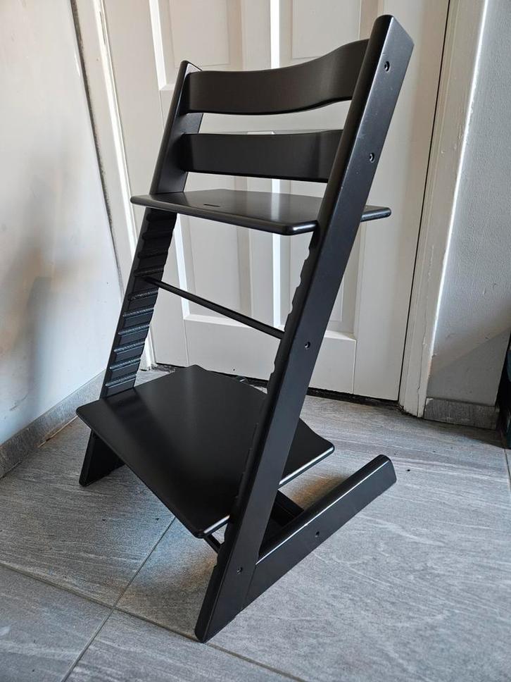 Origineel zwarte Stokke tripp trapp, brandschoon!, Kinderen en Baby's, Kinderstoelen, Zo goed als nieuw, Meegroeistoel, Ophalen