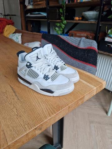 Jordan 4 military black beschikbaar voor biedingen