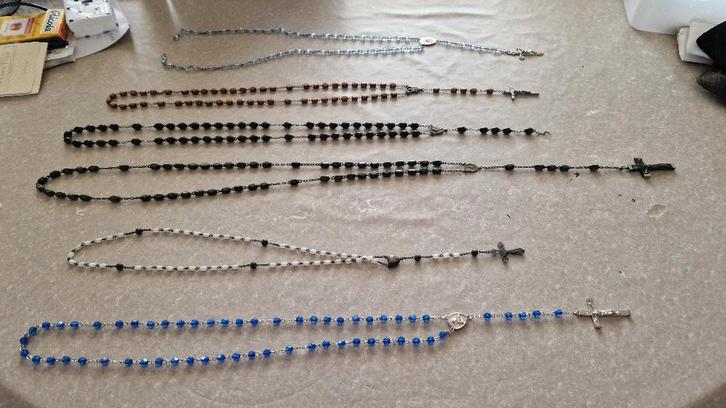 diversen rozenkransen oud, Verzamelen, Religie, Gebruikt, Sieraad, Ophalen of Verzenden