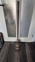 Antieke koperen wasstamper, op steel. 113 cm. S48, Ophalen of Verzenden