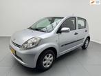 Daihatsu Sirion 2 1.0-12V Trend 69 Pk 5 deurs Airco Nap, Voorwielaandrijving, Stof, Gebruikt, 750 kg