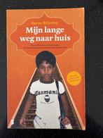 Mijn lange weg naar huis - Saroo Brierley, Boeken, Ophalen of Verzenden, Zo goed als nieuw, Saroo Brierly, Film, Tv en Media