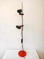 Retro oranje vloerlamp met 2 spots, Huis en Inrichting, Lampen | Vloerlampen, Ophalen, Gebruikt, Metaal, 100 tot 150 cm
