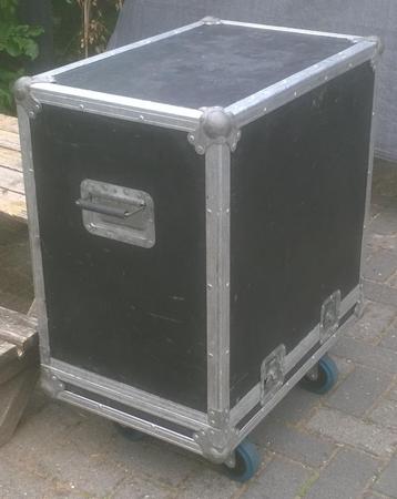 Flightcase / stolpcase op wielen, 62 x 40 x 57 cm (intern) beschikbaar voor biedingen