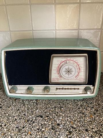 Vintage retro radio Aristona met Bluetooth  beschikbaar voor biedingen