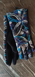 Zwarte handschoenen met blauwe decoratie nieuw., Ophalen of Verzenden, Nieuw, Maat 38/40 (M), Handschoenen