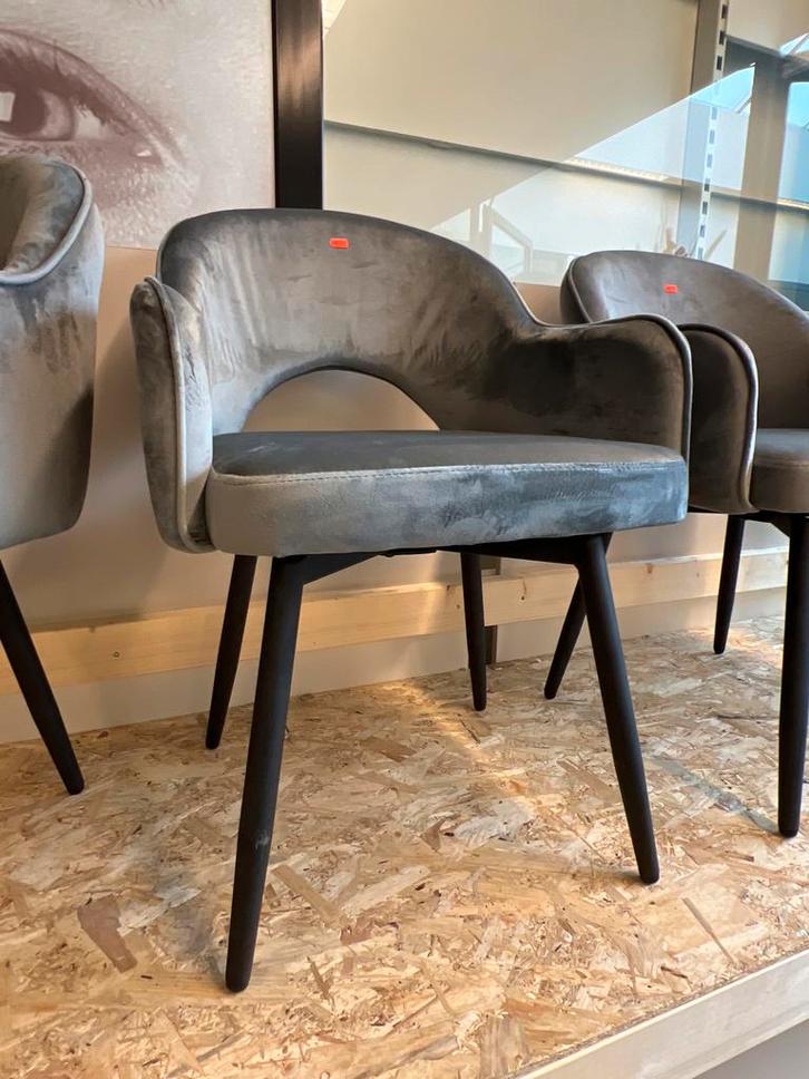 4x Grijze Suede Draaibare Stoel eetkamer stoelen, Huis en Inrichting, Stoelen, Gebruikt, Eén, Stof, Grijs, Ophalen