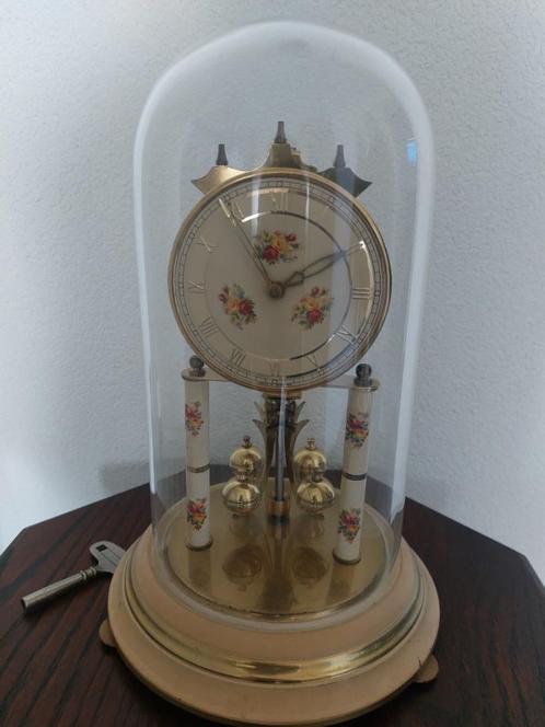 Jaarpendule met glazen stolp., Antiek en Kunst, Antiek | Klokken, Ophalen