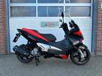 Aprilia SR MAX 300 IE (bj 2015), Motoren, Motoren | Aprilia, Scooter, Bedrijf, 278 cc