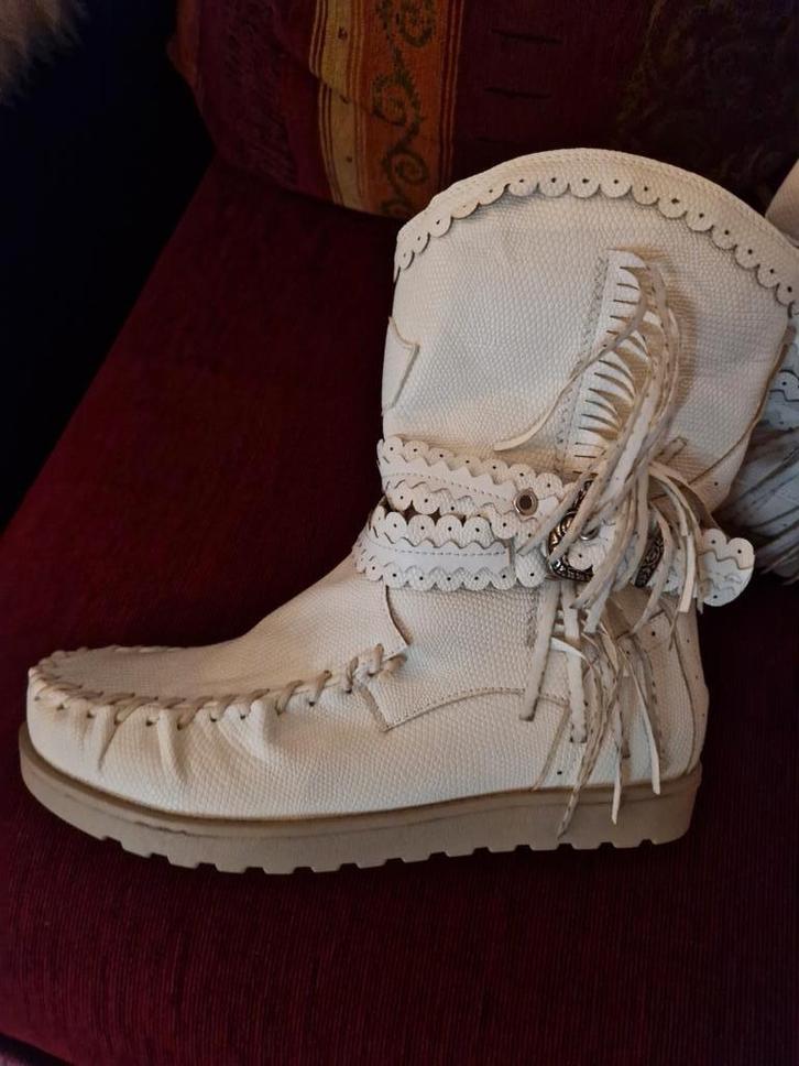 Nieuwe witte ibiza laarsjes maat 40/ 41, Kleding | Dames, Schoenen, Nieuw, Wit, Ophalen of Verzenden