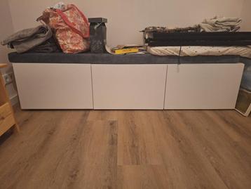 Ikea Besta meubel met maatkussen beschikbaar voor biedingen