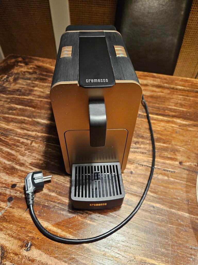 Cremesso cups koffie apparaat., Witgoed en Apparatuur, Koffiezetapparaten, Ophalen, Zo goed als nieuw, Koffiemachine