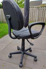 Nette bureau stoel, gratis af te halen, Huis en Inrichting, Gebruikt, Bureaustoel, Zwart, Ophalen