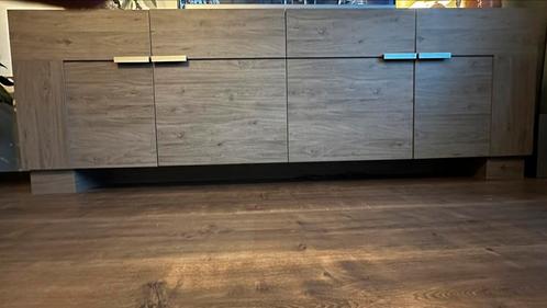 Massief houten dressoir, Huis en Inrichting, Kasten | Dressoirs, Zo goed als nieuw, 200 cm of meer, 50 tot 75 cm, Met deur(en)