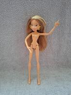Winx Club Rainbow Fairy Flora Doll Charmix, Ophalen of Verzenden, Zo goed als nieuw, Fashion Doll