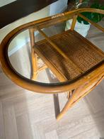 Rotan bijzettafel/bistrotafel met glazen blad, Huis en Inrichting, Tafels | Bijzettafels, Ophalen, Overige materialen, Rotan/Vintage