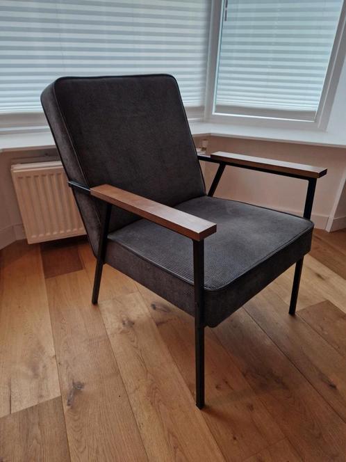 woood sally fauteuil antraciet (1 of 2 keer), Huis en Inrichting, Fauteuils, Gebruikt, Stof, 50 tot 75 cm, Minder dan 75 cm, Ophalen