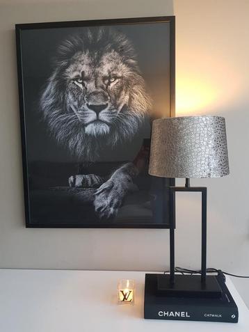 Zwart-wit leeuw schilderij / wanddecoratie – 83x63 cm beschikbaar voor biedingen