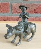 bronzen buffel/yak met fluitspelende jongen, volgnr 37, Ophalen of Verzenden