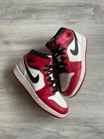 Jordan 1 mid chicago maat 38,5, Nike, Ophalen of Verzenden, Rood, Sneakers of Gympen