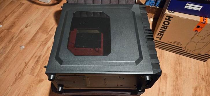 Sharkoon VG4-W Rood Behuizing, Computers en Software, Computerbehuizingen, Gebruikt, Ophalen of Verzenden