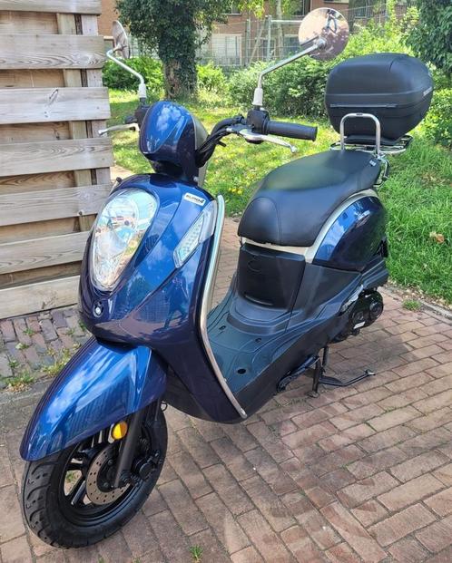 Mooie Sym mio scooter  . 2019 / injectie / 1644 km, Fietsen en Brommers, Scooters | SYM, Zo goed als nieuw, Mio, Maximaal 45 km/u