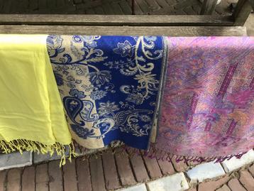 Pashmina sjaals met franjes beschikbaar voor biedingen