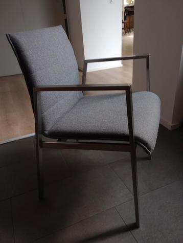4 design eetkamerstoelen beschikbaar voor biedingen