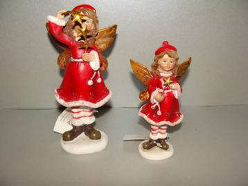 Elf uitgegeven door Clair & Eef Kleur: rood  beschikbaar voor biedingen