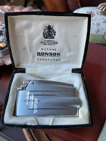 Ronson Varaflame Butane Aansteker in Doos Vintage Antiek Col beschikbaar voor biedingen
