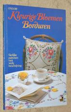 Kleurige bloemen borduren - Ondori 8921, Ophalen of Verzenden, Gelezen, Borduren en Naaien