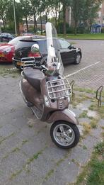 Vespa Primavera touring brom, Fietsen en Brommers, Scooters | Vespa, Ophalen, Overige modellen, Maximaal 45 km/u, Zo goed als nieuw
