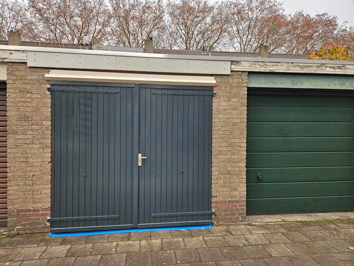 Te Koop Heuvelakker 15 Eindhoven, garagebox werkplaats, Huizen en Kamers, Garages en Parkeerplaatsen