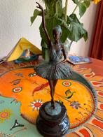 Bronzen danseres 30 cm hoog, Antiek en Kunst, Ophalen of Verzenden