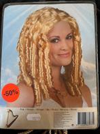 Blonde Krullen Pruik - Carnaval 3 stuks aanwezig, Ophalen of Verzenden, Nieuw, Carnaval, Accessoires