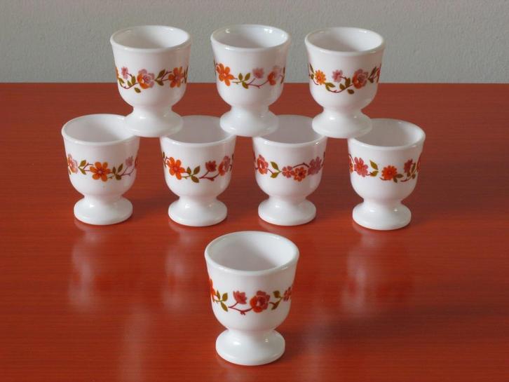Set van 8 retro vintage Arcopal Scania eierdopjes, Huis en Inrichting, Keuken | Servies, Zo goed als nieuw, Overige typen, Overige stijlen