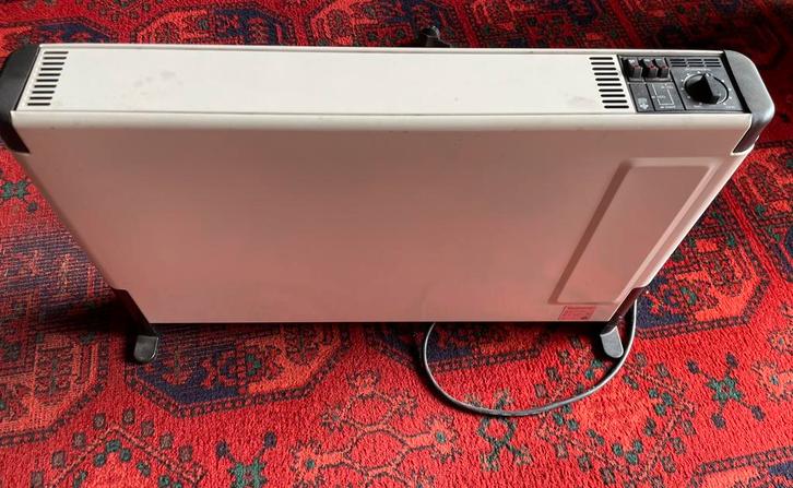 BAUKNECHT kachel elektrisch verwarming 2000 Watt thermostaat, Doe-het-zelf en Verbouw, Verwarming en Radiatoren, Zo goed als nieuw