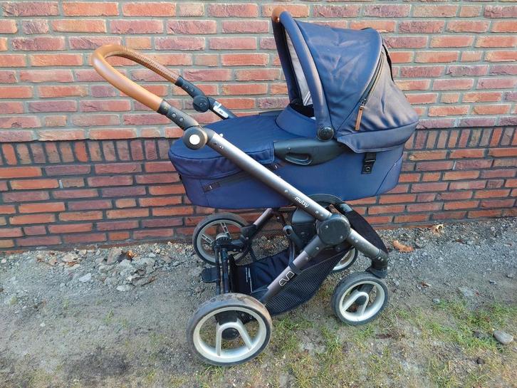 Mutsy Evo Donkerblauw Combiwagen met Accessoires, Kinderen en Baby's, Kinderwagens en Combinaties, Gebruikt, Combiwagen, Mutsy
