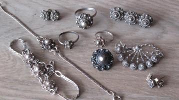 Zilveren zeeuwse sieraden / ringen / oorbellen / armbanden / beschikbaar voor biedingen