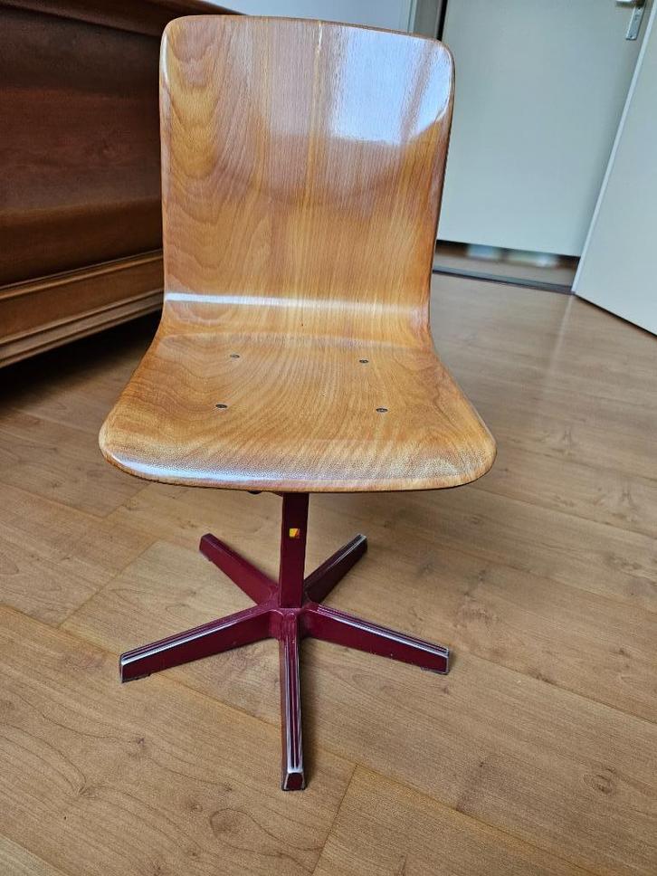 Woodmark vintage schoolstoel met stevige kruispoot, Kinderen en Baby's, Kinderkamer | Tafels en Stoelen, Gebruikt, Stoel(en), Ophalen