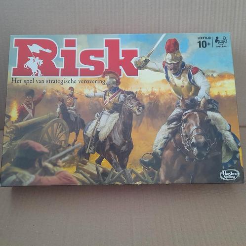 Risk, het spel van strategische verovering - Hasbro, Hobby en Vrije tijd, Gezelschapsspellen | Bordspellen, Zo goed als nieuw